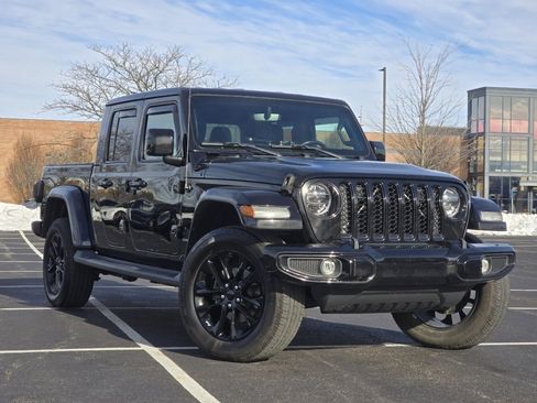 Used 2021 Jeep Gladiator Overland image 2