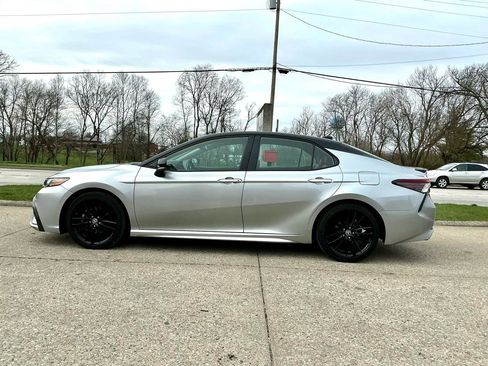 Used 2022 Toyota Camry XSE image 7