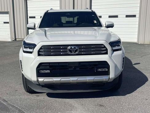 Used 2025 Toyota 4Runner Limited AWD/4WD image 2