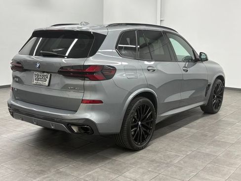 Used 2024 BMW X5 xDrive40i w/ M Sport Package AWD/4WD image 2
