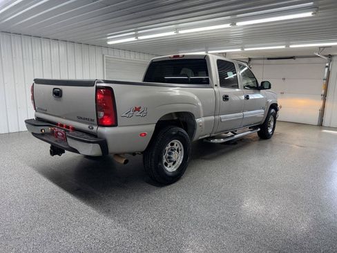 Used 2004 Chevrolet Silverado 2500 LT w/ Skid Plate Package AWD/4WD image 6