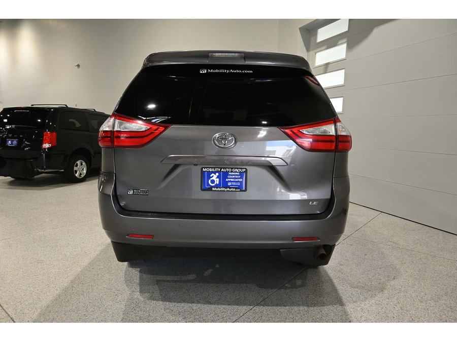 Used 2017 Toyota Sienna LE FWD image 7