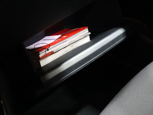 Used 2022 Toyota C-HR XLE image 28