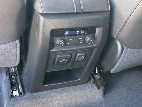 Used 2023 Chevrolet Traverse Premier AWD/4WD image 16