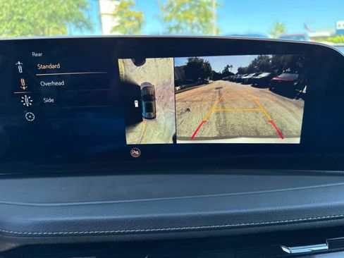 Used 2025 Cadillac XT4 Premium Luxury image 24