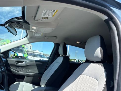 Used 2023 Ford Escape Active w/ Tech Pack #2 AWD/4WD image 3