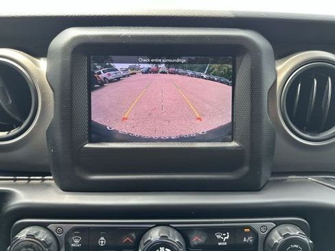 Used 2022 Jeep Wrangler Unlimited Sport AWD/4WD image 24