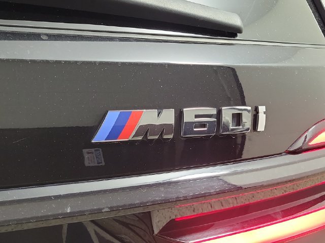 Used 2024 BMW X7 M60i AWD/4WD image 9