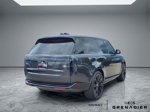 Used 2023 Land Rover Range Rover SE AWD/4WD image 7