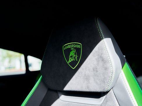 Used 2024 Lamborghini Urus Performante AWD/4WD image 56