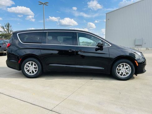 New 2026 Chrysler Voyager LX image 41