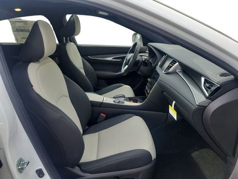 New 2025 INFINITI QX55 Essential image 15
