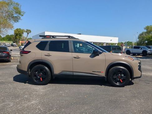 Certified 2025 Nissan Rogue SV AWD/4WD image 3