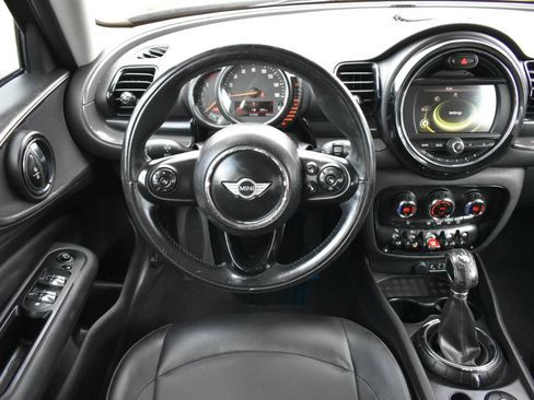 Used 2017 MINI Cooper Clubman FWD image 12