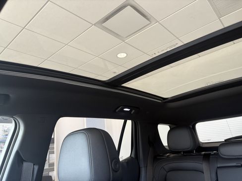 Used 2025 Chevrolet Equinox LT w/ Convenience Package II image 22