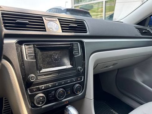Used 2016 Volkswagen Passat 1.8T R-Line w/ R-Line Lighting Package FWD image 13
