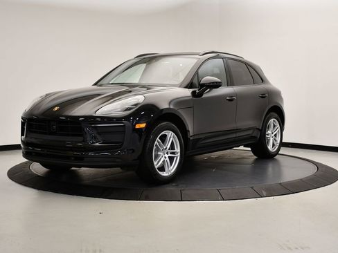 Certified 2025 Porsche Macan image 1