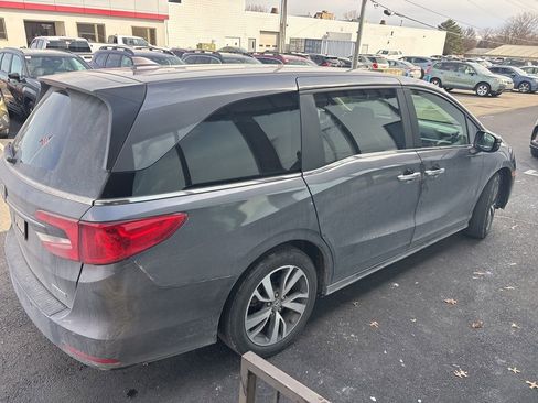 Used 2023 Honda Odyssey Touring image 2
