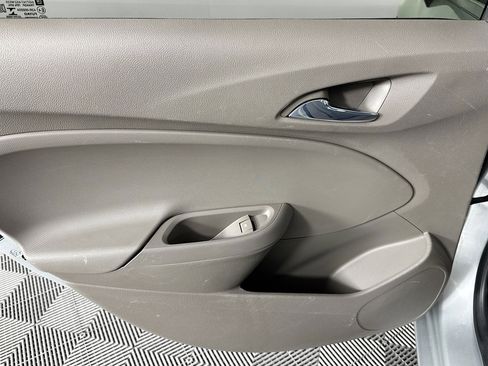 Used 2017 Chevrolet Cruze LS image 22