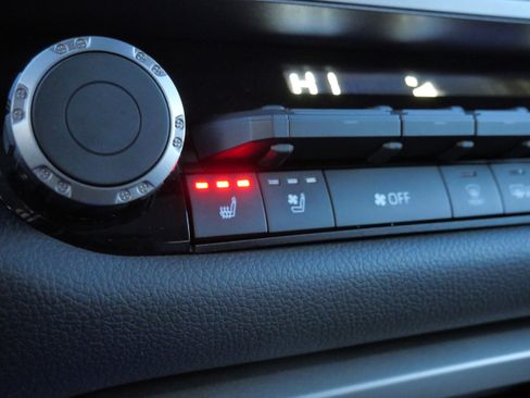 Used 2023 Toyota Tundra Limited image 30