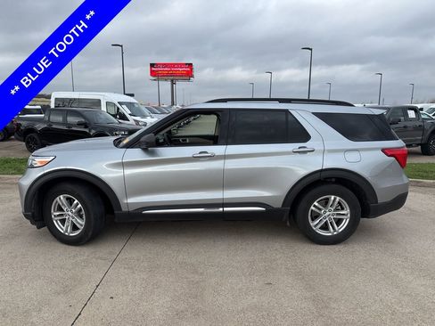 Used 2023 Ford Explorer XLT w/ Class IV Trailer Tow Package image 3