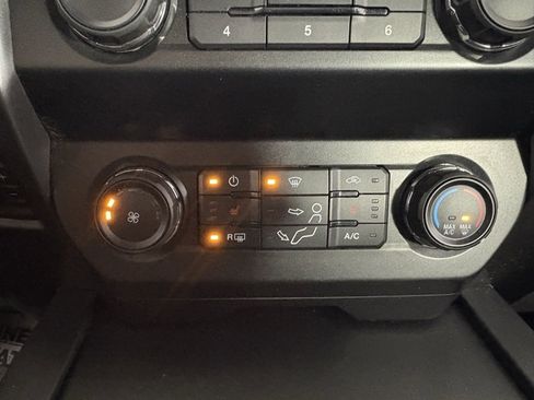 Used 2019 Ford F250 XLT w/ XLT Premium Package image 30