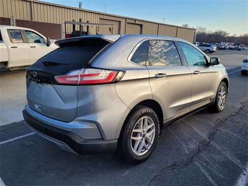 Used 2021 Ford Edge SEL image 8