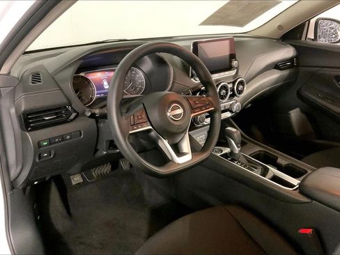 Used 2025 Nissan Sentra SV FWD image 14