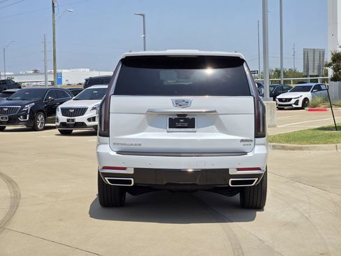 New 2026 Cadillac Escalade Platinum Luxury w/ LPO, Radiant Package AWD/4WD image 8