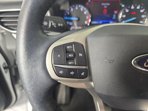 Used 2021 Ford Explorer XLT w/ Equipment Group 202A image 14