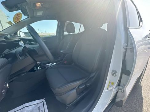 Used 2024 Buick Encore GX Preferred AWD/4WD image 13