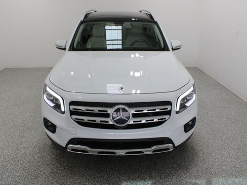 Used 2022 Mercedes-Benz GLB 250 image 3