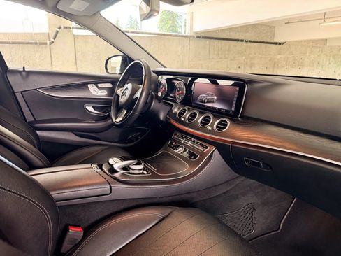 Used 2018 Mercedes-Benz E 300 image 23