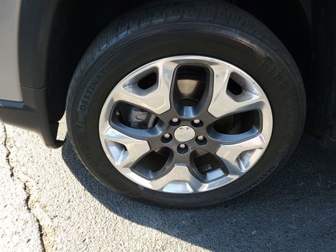 Used 2018 Jeep Compass Limited w/ Navigation Group image 9