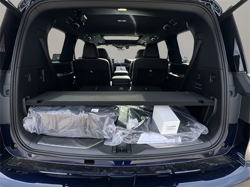 New 2026 INFINITI QX80 Autograph w/ Premium Cargo Package image 10