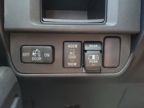 Used 2017 Toyota Tacoma TRD Off-Road w/ Premium & Technology Package image 27