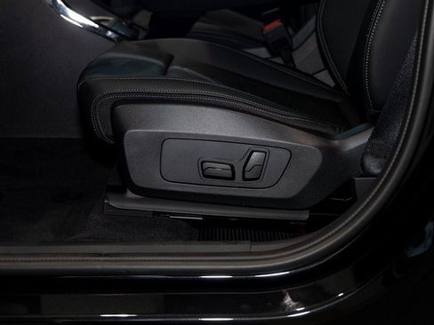 New 2025 BMW X1 xDrive28i w/ Technology Package image 17