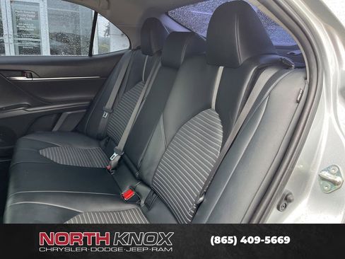 Used 2020 Toyota Camry SE FWD image 15