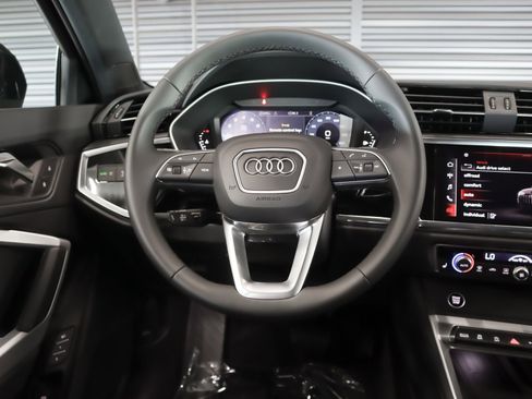 New 2025 Audi Q3 2.0T Premium image 18