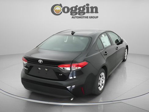 Used 2025 Toyota Corolla LE image 14