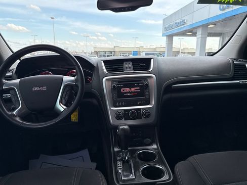 Used 2015 GMC Acadia SLE image 26