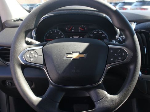 Used 2021 Chevrolet Traverse LS image 17