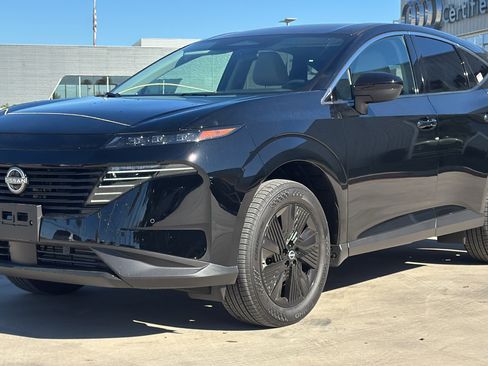 Used 2025 Nissan Murano SV image 3