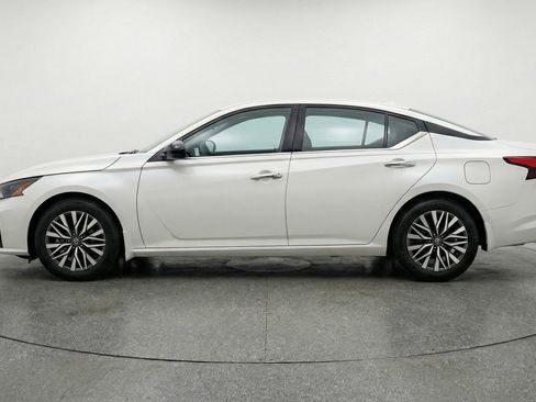 Used 2025 Nissan Altima 2.5 SV image 5