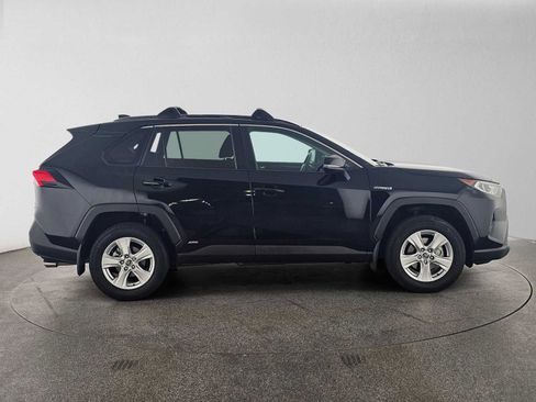 Used 2020 Toyota RAV4 XLE w/ Convenience Package AWD/4WD image 2