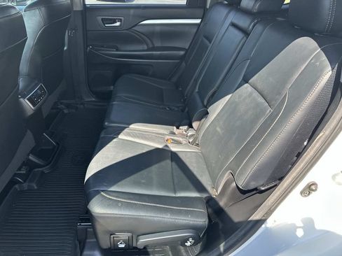 Used 2018 Toyota Highlander XLE w/ Protection Package #3 AWD/4WD image 12