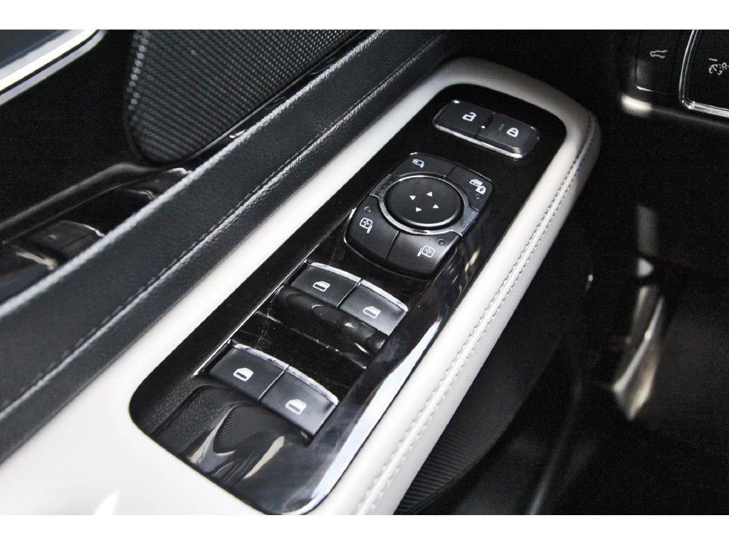 Used 2025 Lincoln Aviator 2WD image 22