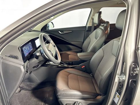 Used 2023 Kia Niro Wind w/ Wind Preserve Package FWD image 11