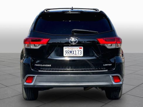 Used 2018 Toyota Highlander Limited FWD image 3