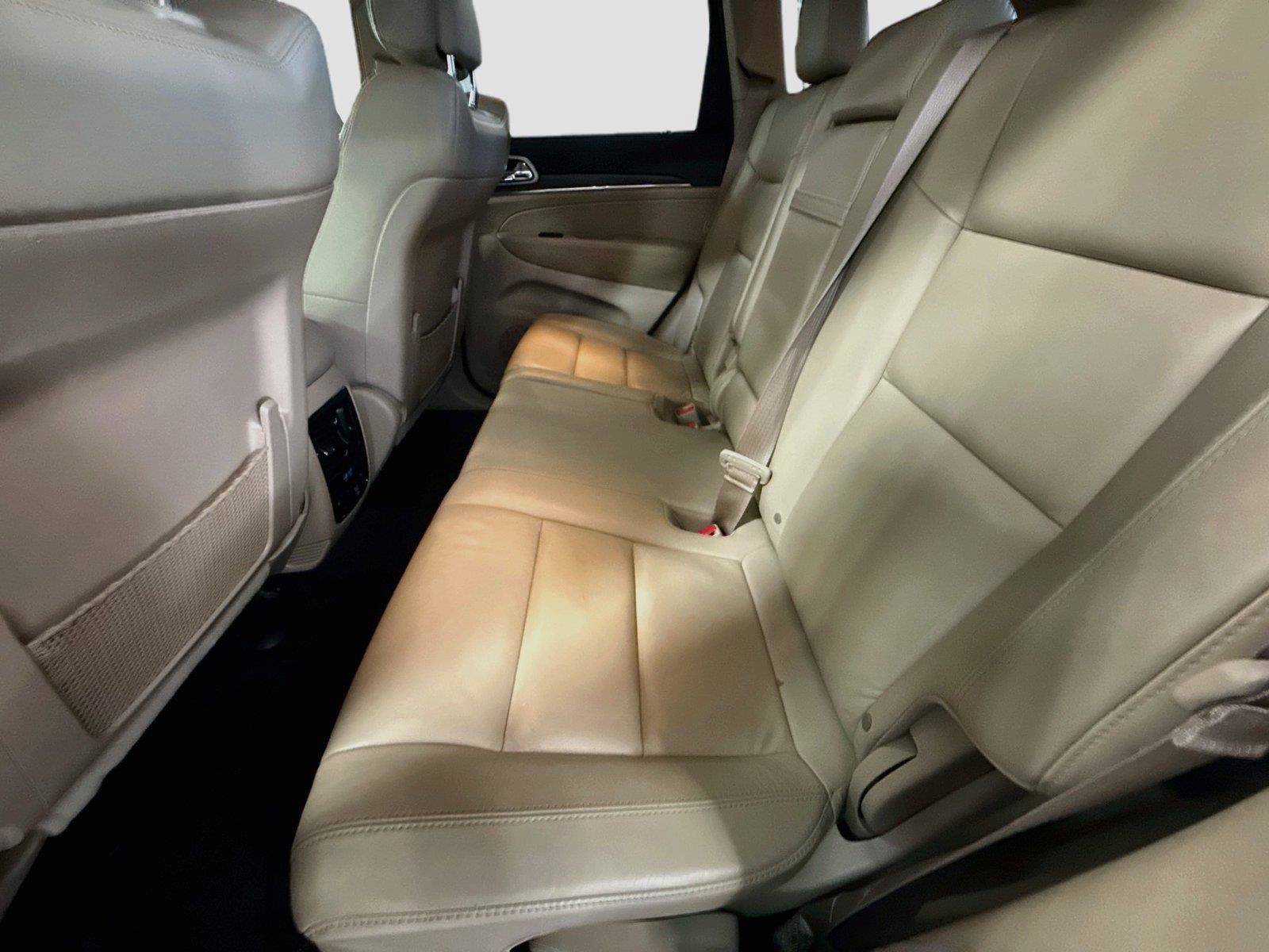 Used 2018 Jeep Grand Cherokee Limited AWD/4WD image 23